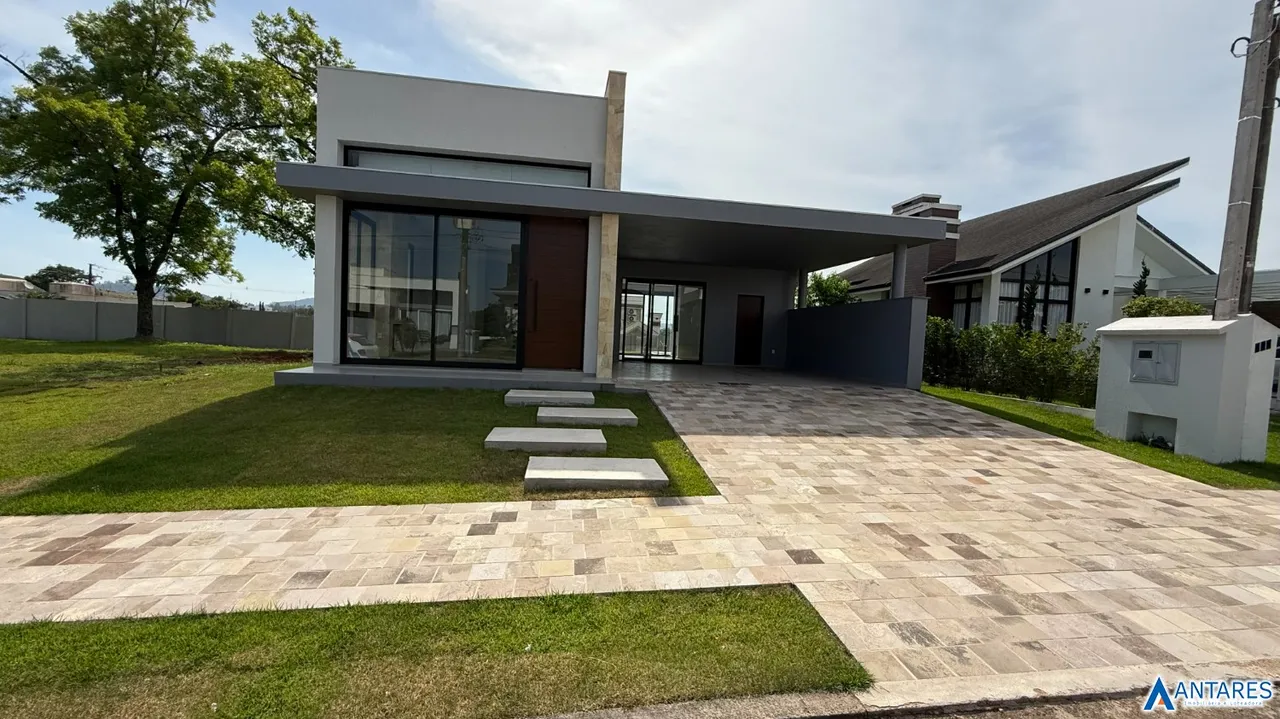 Casa com 3 dormitórios, foto 1
