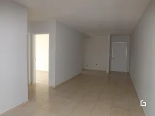 Corredor interno de uma residência em Lajeado, Brasil.