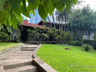 Casa com 5 dormitórios, foto 1