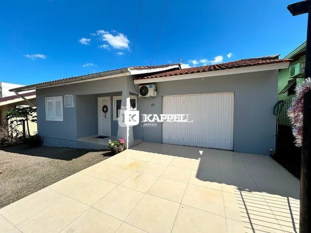 Uma foto da fachada de uma residência em Lajeado, Brasil.