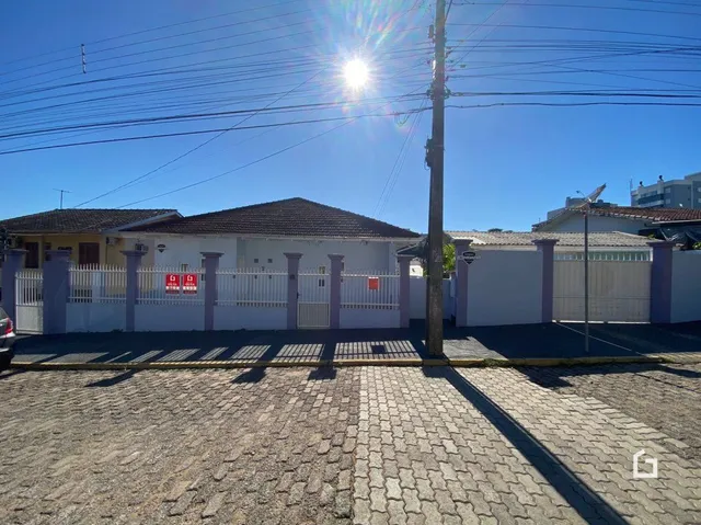 Casa com 7 dormitórios, foto 1