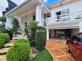 Casa com 4 dormitórios, foto 1