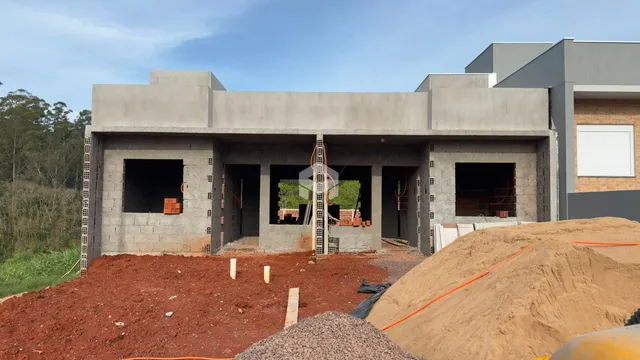 Foto da estrutura de concreto de uma construção em Lajeado, Brasil.