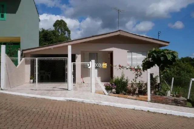 Fachada de uma residência em Lajeado, Brasil.