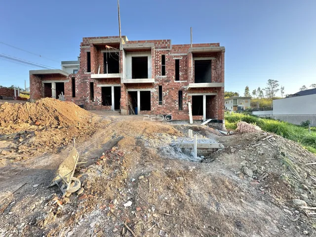 Fachada de uma residência em construção em Lajeado, Brasil.