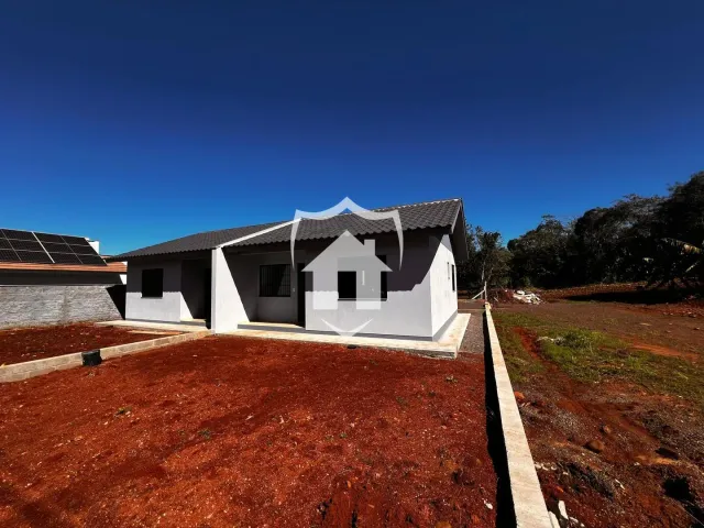 Casa geminada com 2 dormitórios
