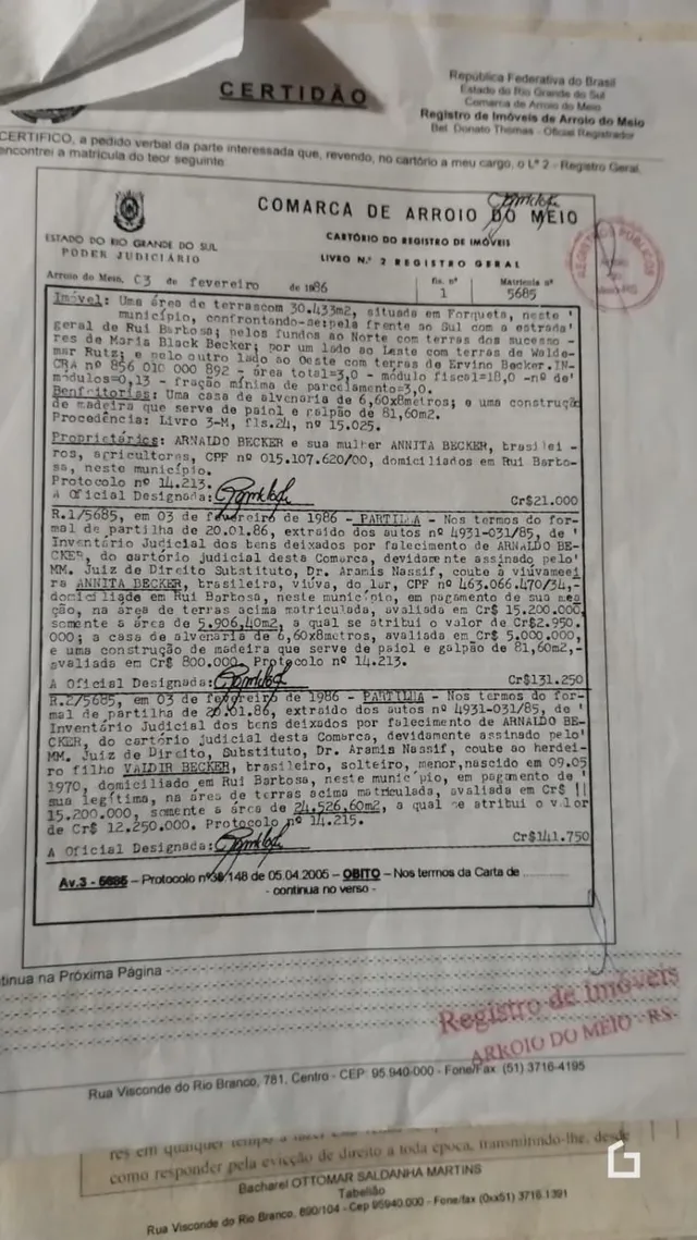 Documento oficial de registro de imóveis referente a uma propriedade no estado do Rio Grande do Sul.