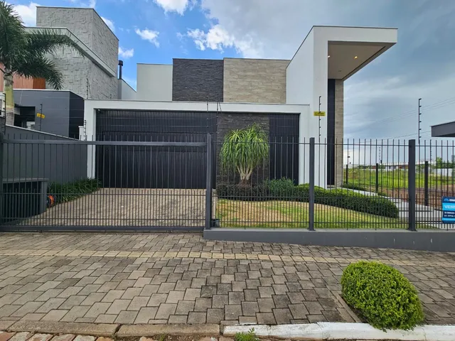 Casa com 4 dormitórios