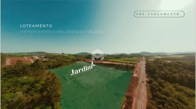 Vista aérea de um loteamento verde na região de Lajeado.