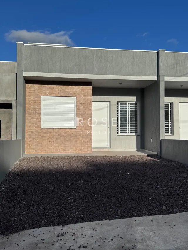 Casa geminada com 2 dormitórios
