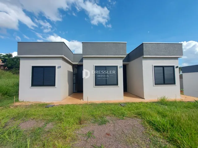 Casa geminada com 2 dormitórios