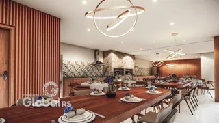 Uma sala de jantar ampla com mesas de madeira e decoração moderna.