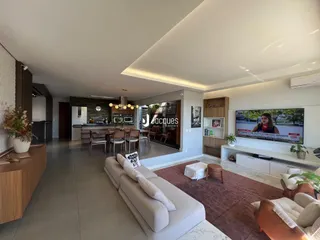 Sala de estar e jantar de um apartamento moderno em Lajeado.