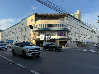 Fachada de um prédio comercial em Lajeado, Brasil.