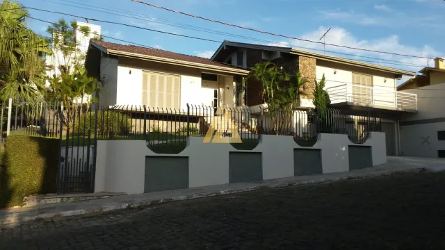 Casa com 4 dormitórios, foto 2