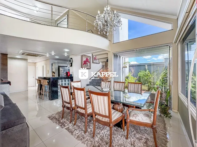 Casa com 4 dormitórios