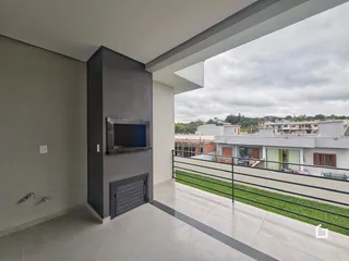 Varanda com vista para o horizonte da cidade.