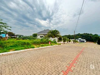 Foto da fachada de uma residência em Lajeado, Brasil.