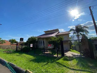 Casa com 4 dormitórios, foto 1