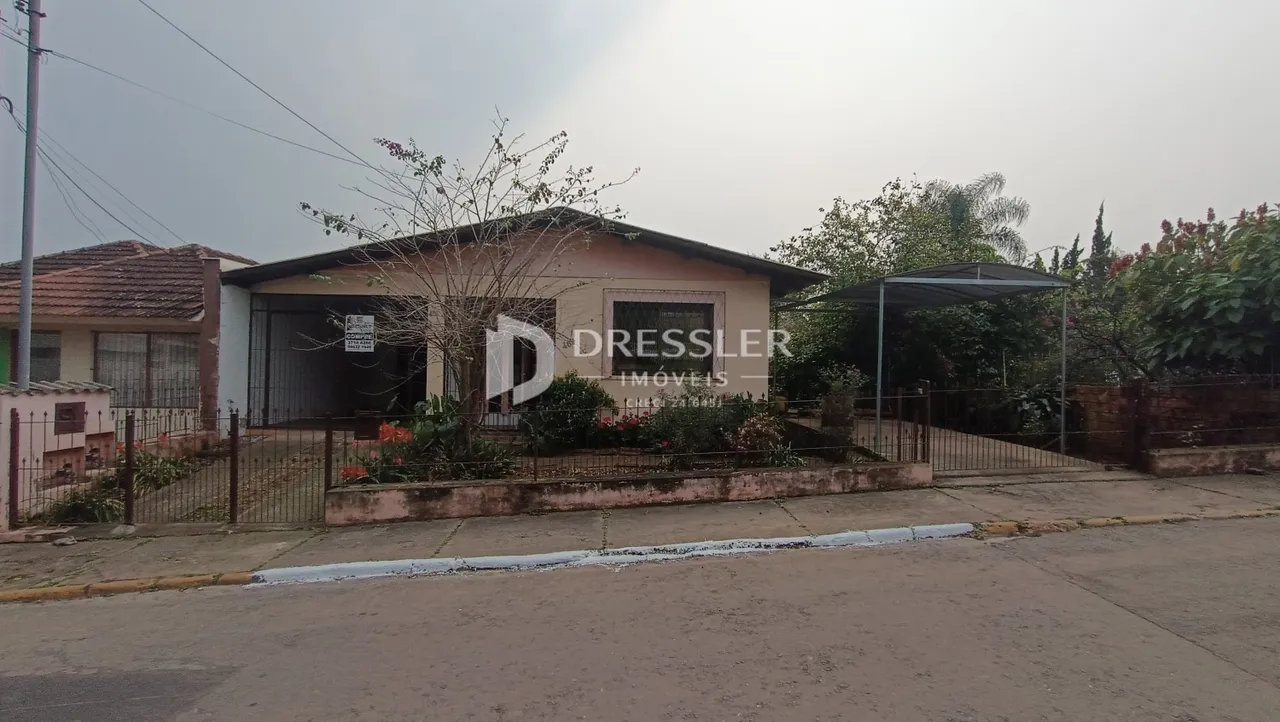 Casa com 4 dormitórios, foto 1