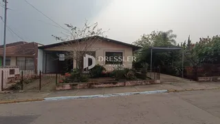 Casa com 4 dormitórios, foto 1