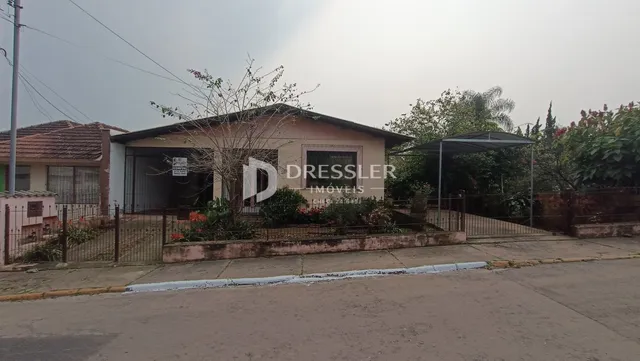 Casa com 4 dormitórios