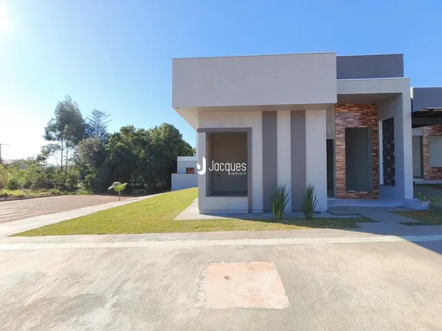 Fachada moderna de uma residência em Lajeado, Brasil.
