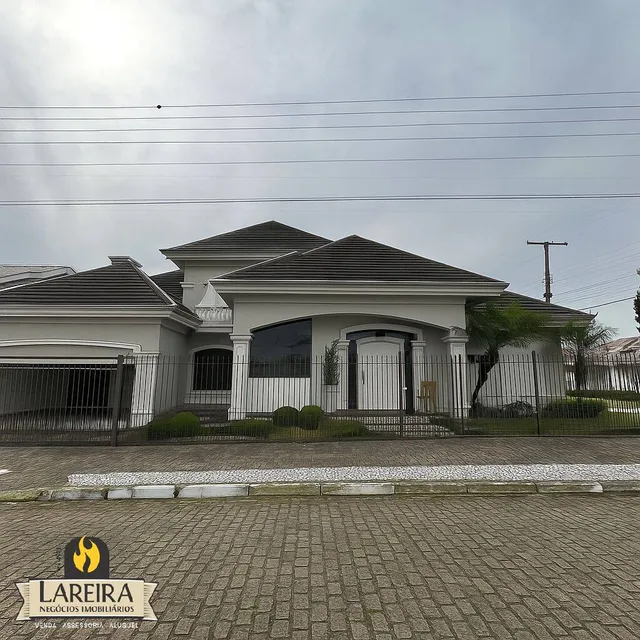 Casa com 5 dormitórios, foto 1