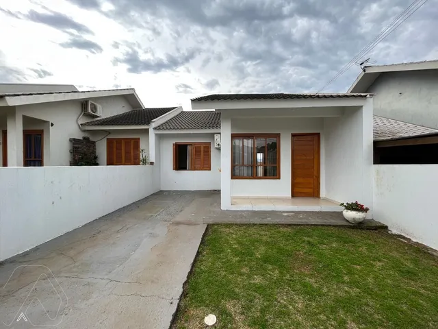 Casa geminada com 2 dormitórios