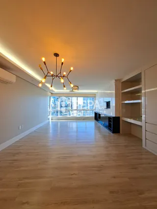 Apartamento com 3 dormitórios, foto 1