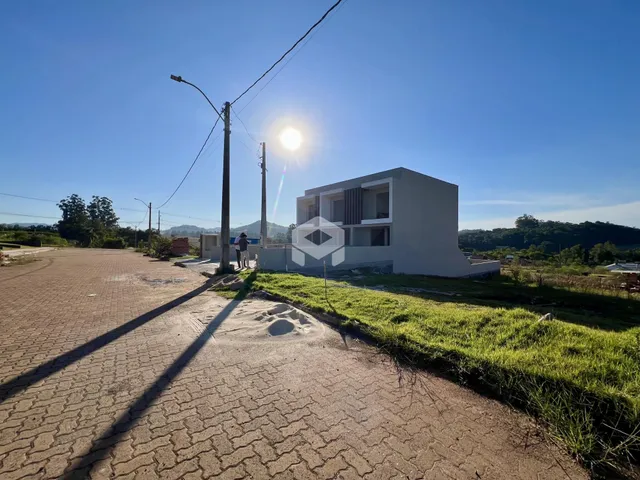 Fachada de uma residência moderna em Lajeado, Brasil.