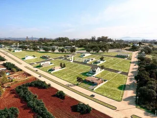 Vista aérea de terrenos agrícolas em Lajeado.
