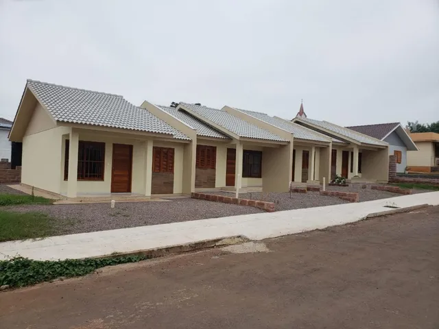 Casa geminada com 2 dormitórios