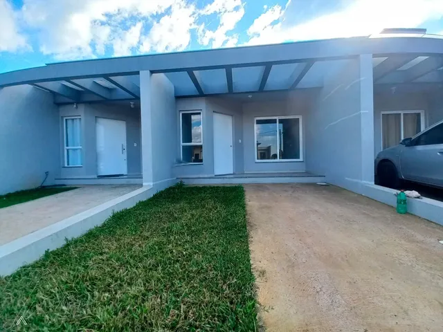 Casa geminada com 2 dormitórios