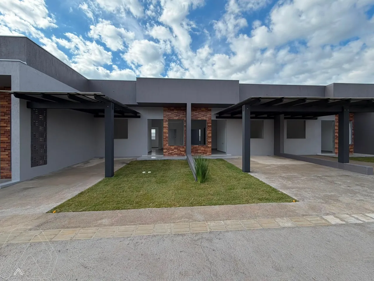 Casa geminada com 2 dormitórios, foto 1