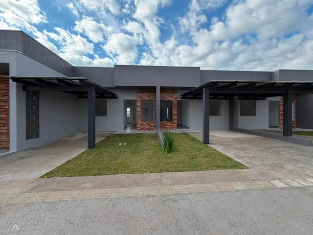 Casa geminada com 2 dormitórios