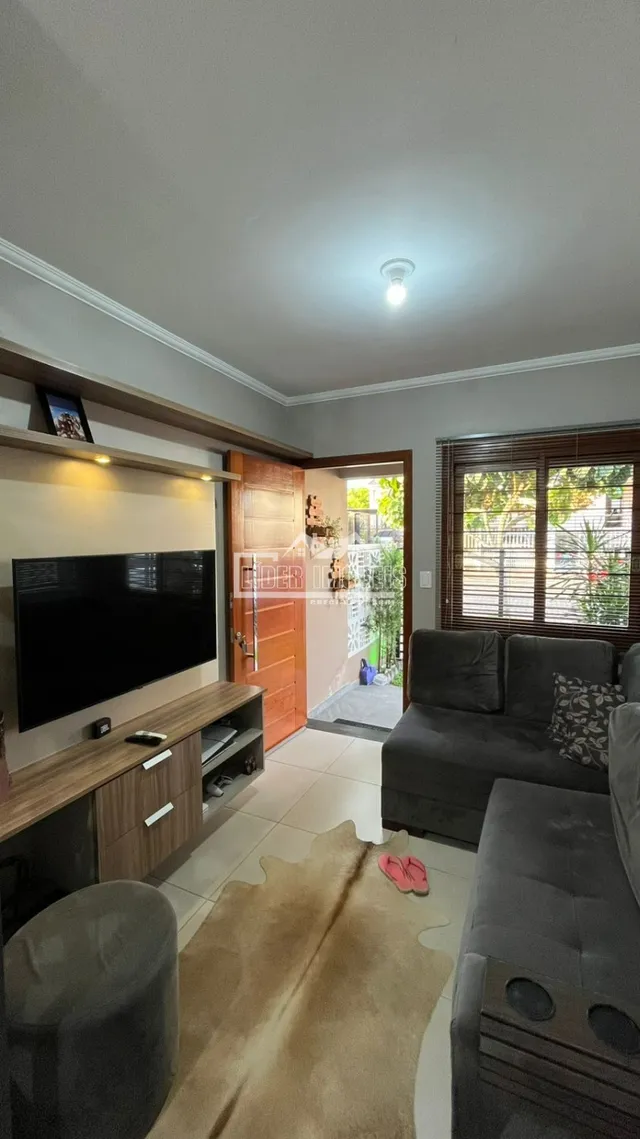 Casa geminada com 2 dormitórios