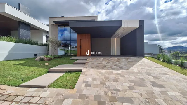 Casa com 3 dormitórios