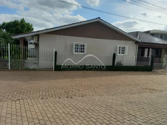 Foto da fachada de uma residência em Lajeado, Brasil.