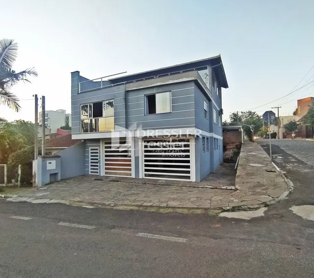 Fachada externa de um imóvel residencial em Lajeado, Brasil.