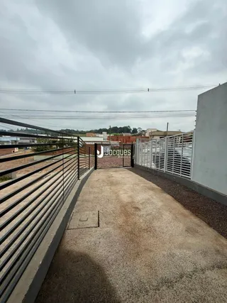 Vista da cerca e entrada de uma propriedade em Lajeado.