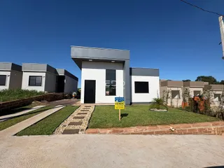 Fachada moderna de uma residência em Lajeado, Brasil.