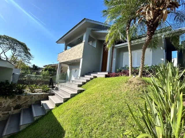 Casa com 4 dormitórios