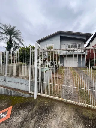 Casa com 4 dormitórios, foto 1