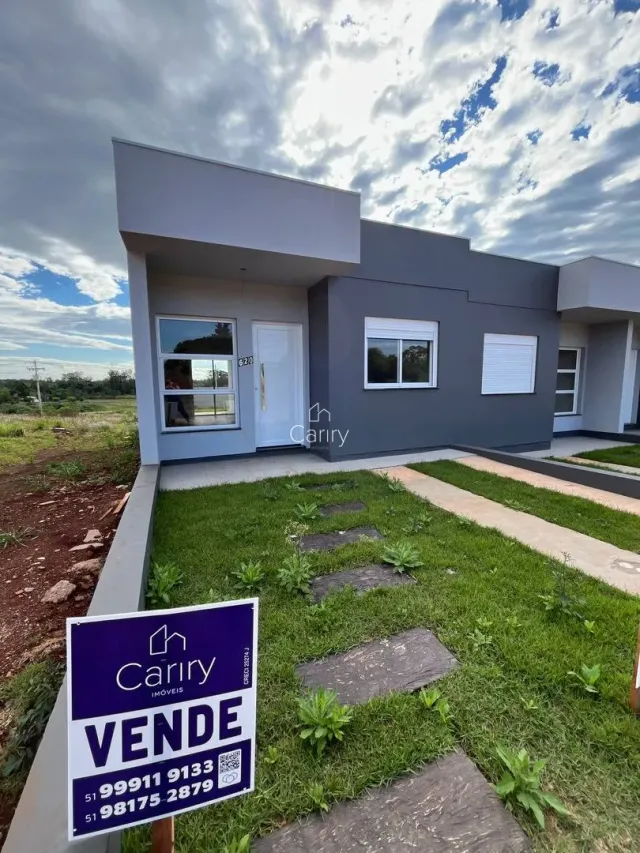 Casa geminada com 2 dormitórios