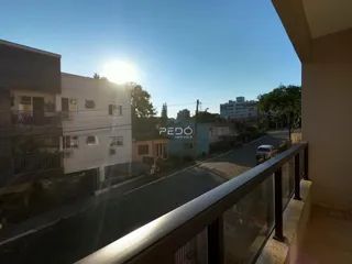 Vista da rua e dos edifícios residenciais em Lajeado.