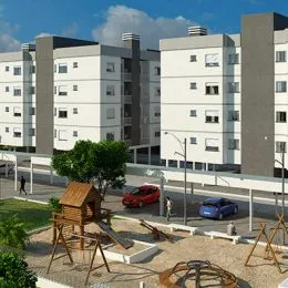 Vista externa de um jardim com árvores e estruturas de madeira.