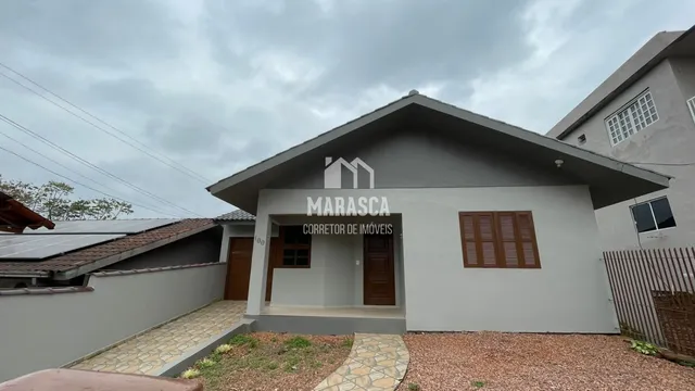 Fachada de uma casa residencial em Lajeado, Brasil.