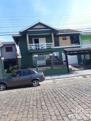Casa com 4 dormitórios