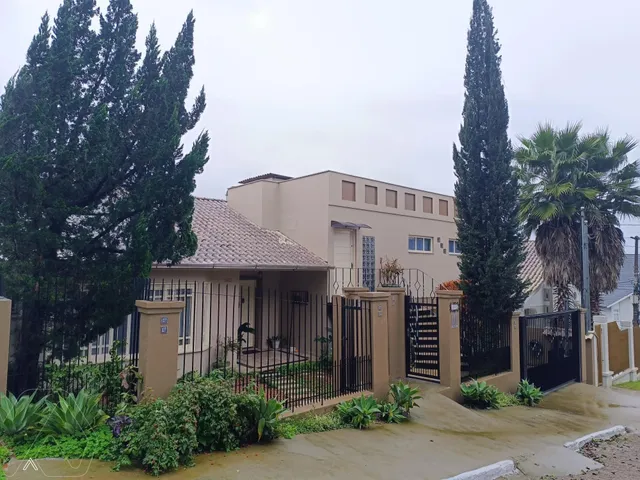 Casa com 5 dormitórios